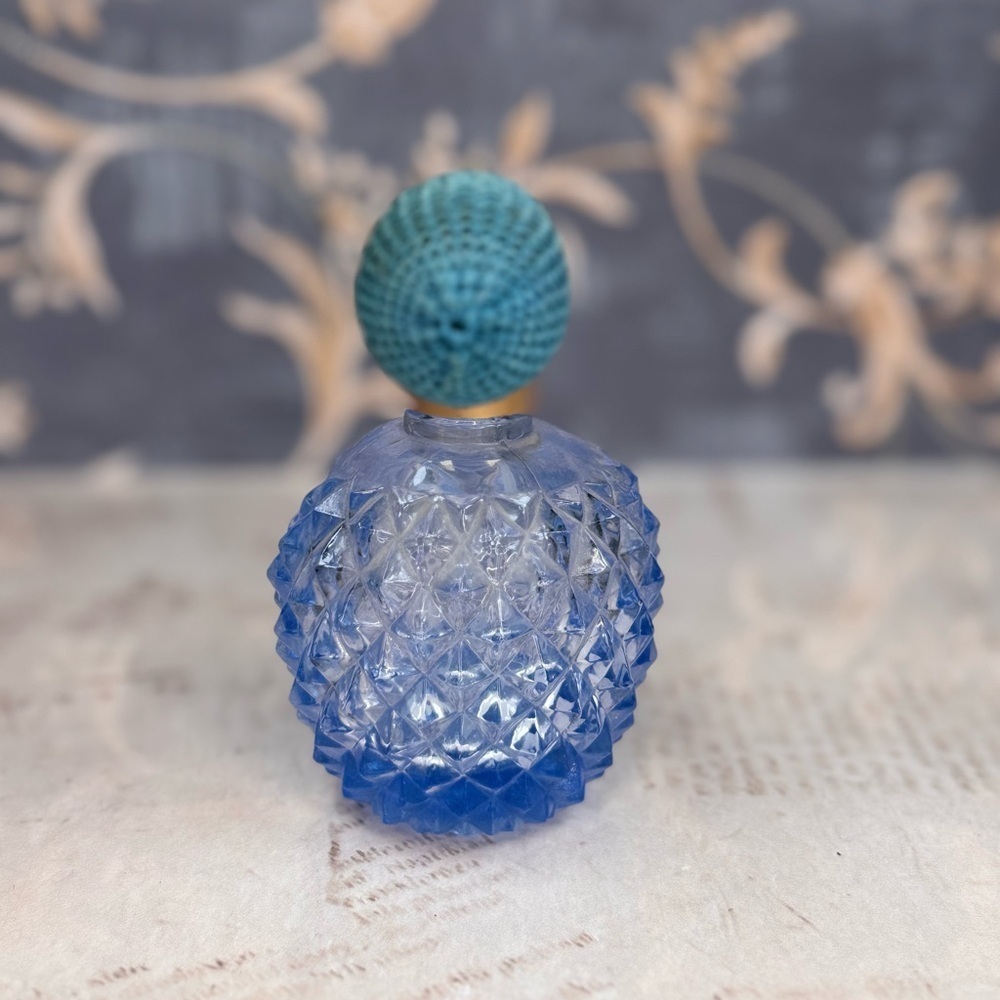 Vintage Blue Cut Glass Perfume Bottle Atomizer Brass Pump Estate - Picture 6 of 10
